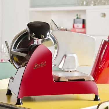 Die Berkel Red Line 250 ist die perfekte, elektrische Aufschnittmaschine für Ihre Küche.
