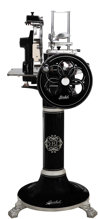 Elegante Berkel Schneidemaschine B2 aus Edelstahl, perfekt für präzises Schneiden von Wurst, Fleisch und Käse – hochwertige Verarbeitung und klassisches Design.