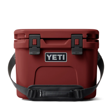 Die YETI Roadie 15 in Stag Red eignet sich ideal für Tagesausflüge