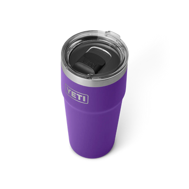 Der YETI Rambler 20 Oz Stackable Cup in der Farbe Pace Purple