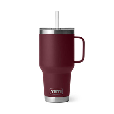 YETI Trinkbecher für Outdoor-Abenteuer – passt in die meisten Getränkehalter im Auto.