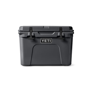 Tundra 35 von YETI in Tan – ideal für Grillabende und Ausflüge.