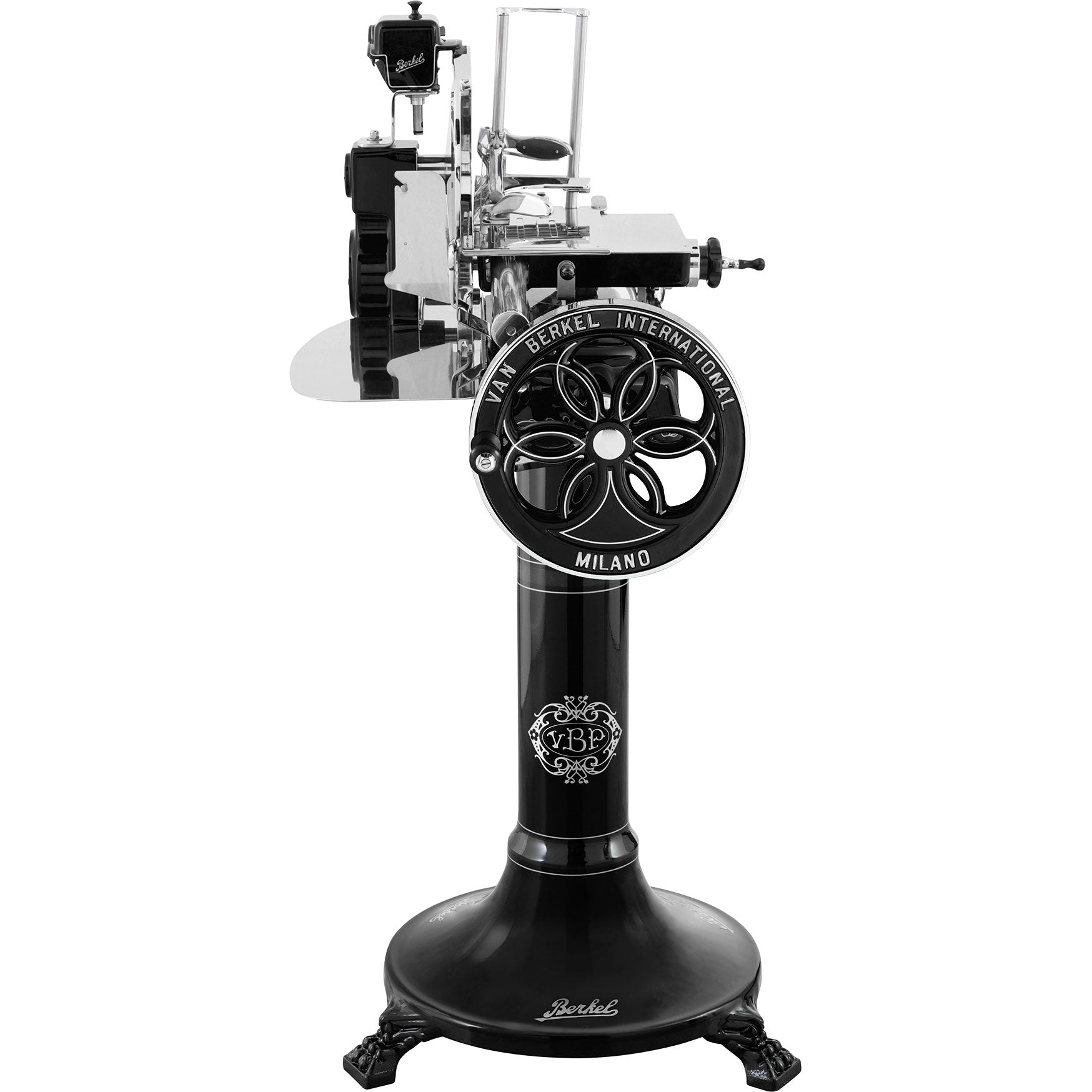 Die schwarze Berkel B114 Aufschnittmaschine mit Schwungrad ist besonders zum Schneiden für Rohschinken und hochwertige Wurstspezialitäten geeignet.