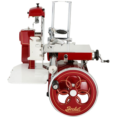 Die Berkel B3 im klassischem Rot ist die professionelle Aufschnittmaschine mit Schwungrad, die auch für intensive Schneidanforderungen geeignet ist.