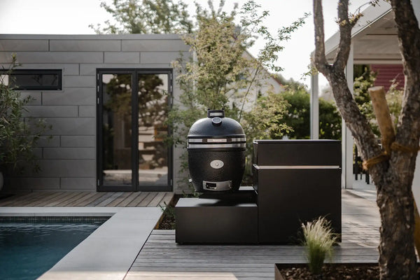 Mobile Paragon Outdoorküche mit schwebendem Monolith Grill