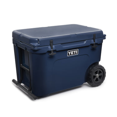 Tundra Haul Navy – die erste YETI Kühlbox auf Rädern mit legendärer Belastbarkeit.