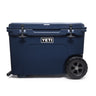 Tundra Haul Navy – die erste YETI Kühlbox auf Rädern mit legendärer Belastbarkeit.