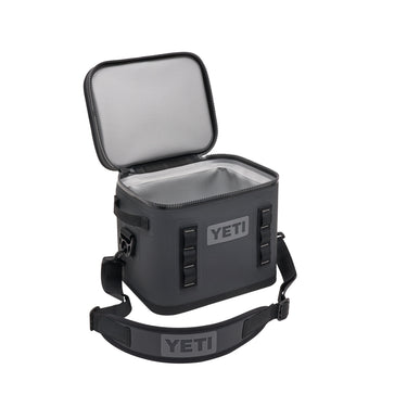 Hopper Flip 12 in Charcoal – ideal für Ausflüge mit einem Freund, um Mittagessen und Getränke zu verstauen.