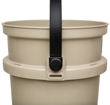 Yeti Loadout Eimer in der Farbe Tan