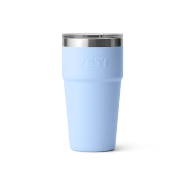Stapelbarer Becher von Yeti mit 20oz Füllmenge in der limitierten Farbe Big Sky Blue 