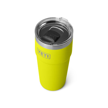 Stapelbarer Becher von Yeti mit 20oz Füllmenge in der limitierten Farbe Firefly Yellow