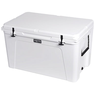 Tundra 210 White von YETI – die tiefste Kühlbox der Serie, ideal für lange Jagd- und Angelausflüge.