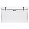 Tundra 210 White von YETI – die tiefste Kühlbox der Serie, ideal für lange Jagd- und Angelausflüge.